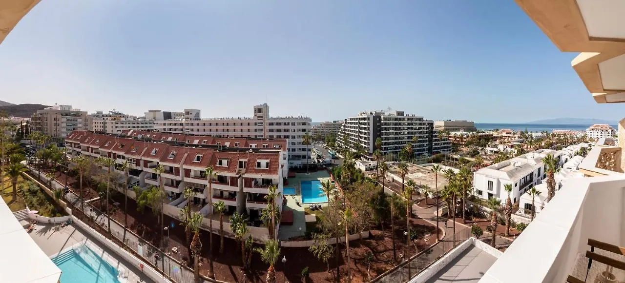 Homeforguest Modern And Recently Renovated Apartment In Arona Arona